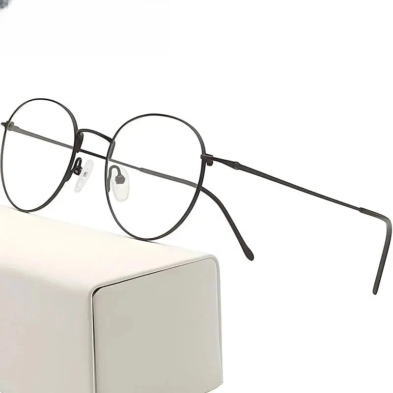 Women's Oval Full Rim Titanium Prescription Glasses 916048 — view 1 | Rx Spectacle