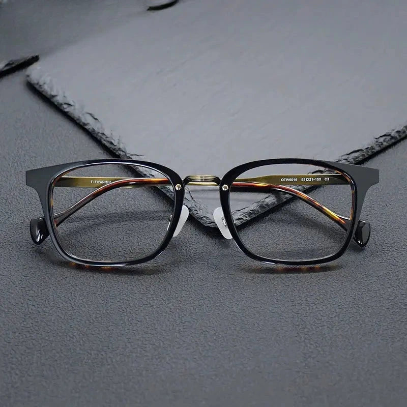 Unisex Square Full Rim Titanium Oversized Prescription Glasses 926016 — view 1 | Rx Spectacle