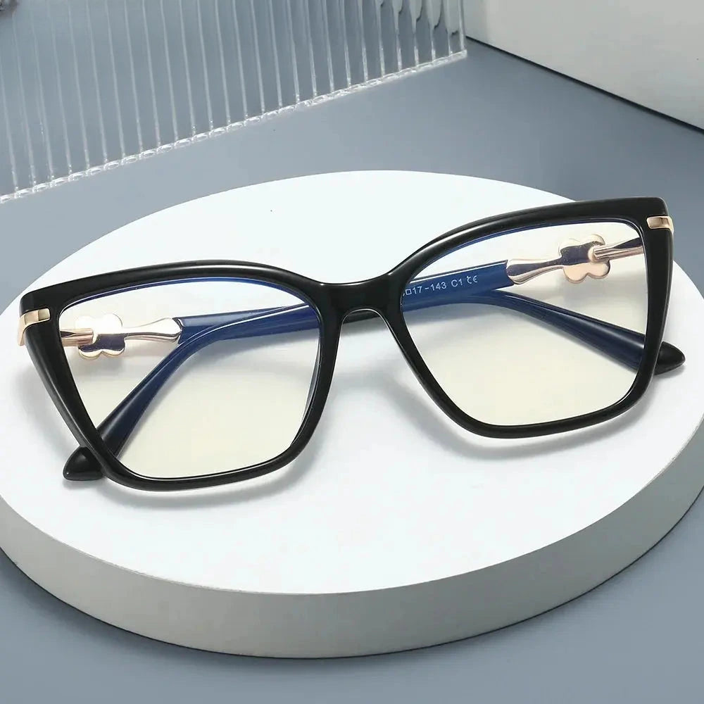 Women's Butterfly Full Rim Titanium Prescription Glasses 783004 — view 1 | Rx Spectacle