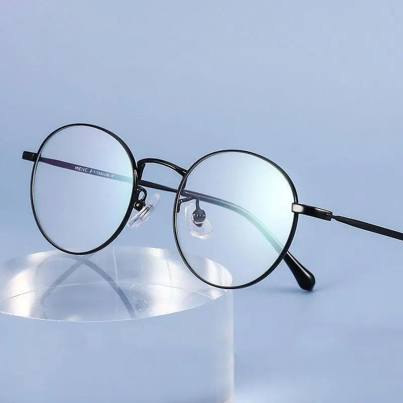 Unisex Round Full Rim Titanium Prescription Glasses 8123 — view 2 | Rx Spectacle