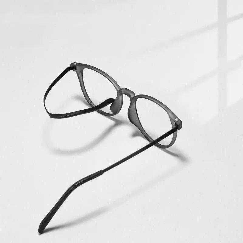 Unisex Round Full Rim Titanium Prescription Glasses 9836xp — view 9 | Rx Spectacle