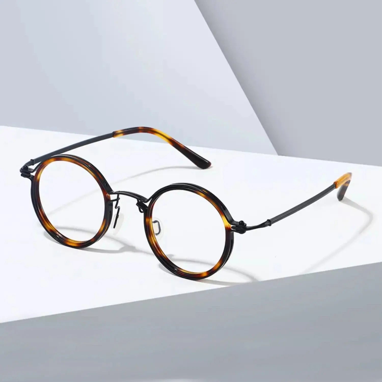 Unisex Round Full Rim Titanium Prescription Glasses 195021 — view 1 | Rx Spectacle