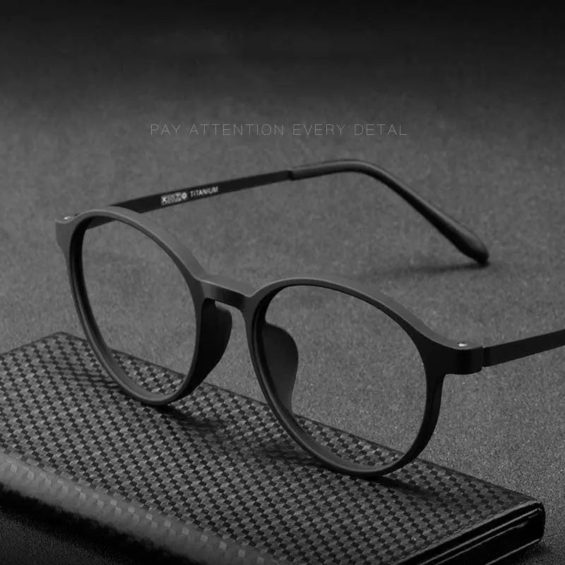 Unisex Round Full Rim Titanium Prescription Glasses 3050 — view 1 | Rx Spectacle