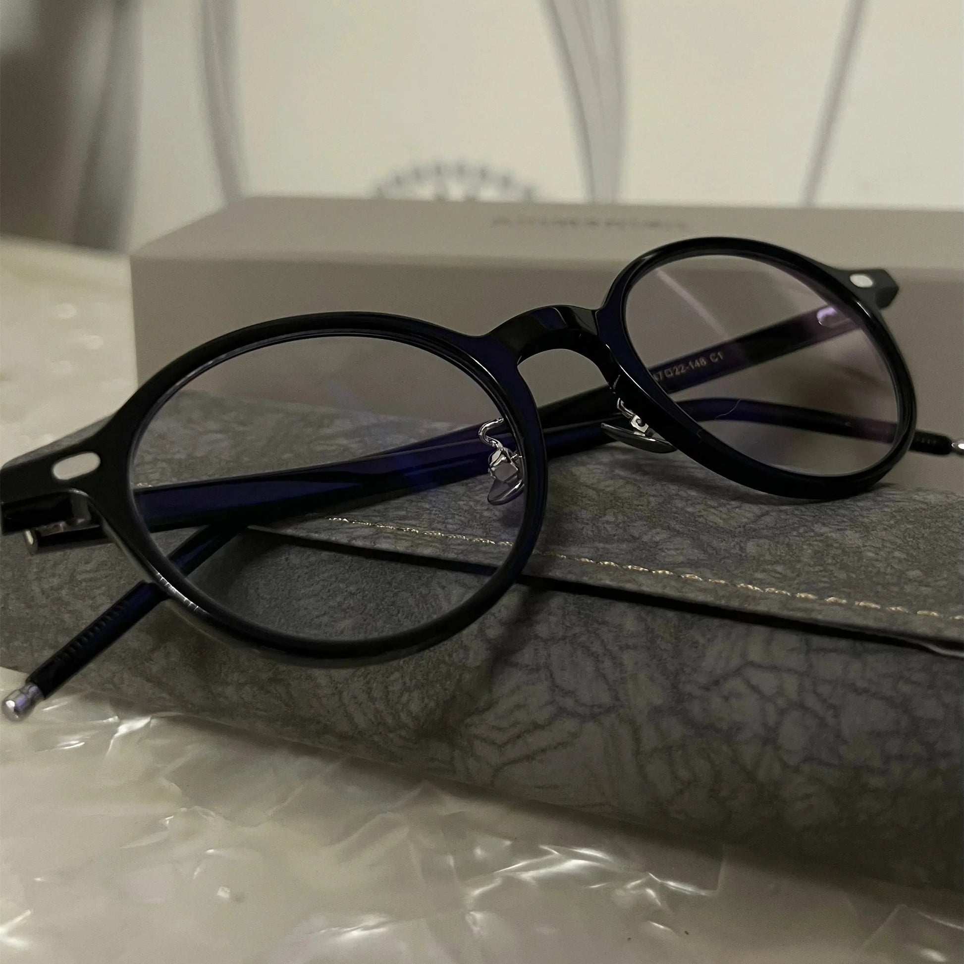 Unisex Round Full Rim Acetate Prescription Glasses 772215 — view 1 | Rx Spectacle