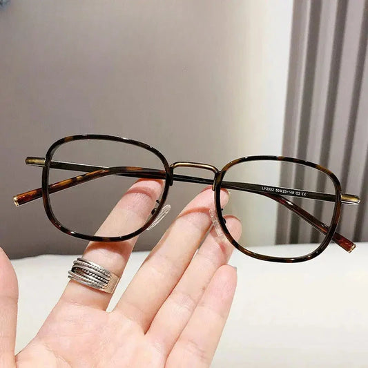 Unisex Square Full Rim Titanium Prescription Glasses Z2352 — view 1 | Rx Spectacle